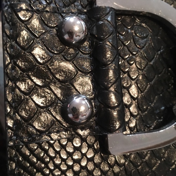 Y2K Classic black faux snake print mini handbag 🖤 - Picture 6 of 12